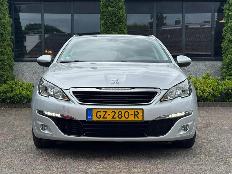 Peugeot 308 SW 1.2 PureTech Style | Klimaanlage | Tempomat | Anhängerkupplung