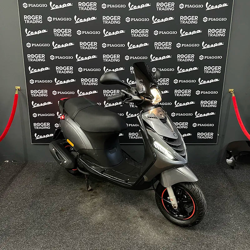 Piaggio Zip 50 - 2020 - Euro4 - Agaat Grijs