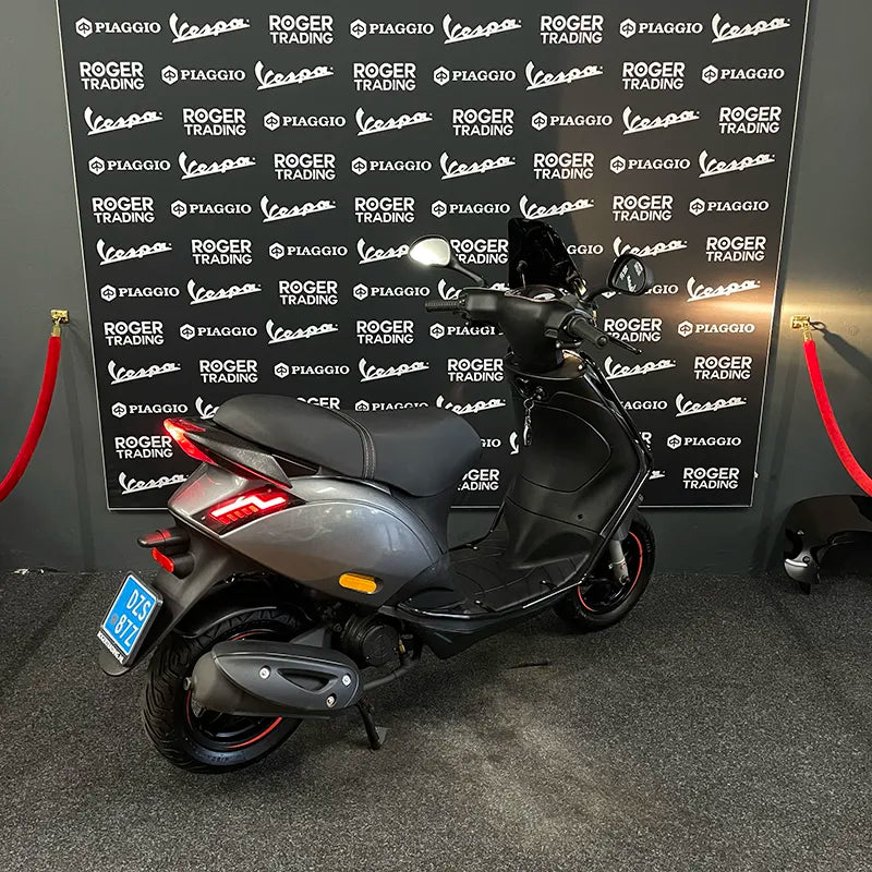 Piaggio Zip 50 - 2020 - Euro4 - Agaat Grijs