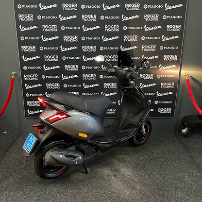 Piaggio Zip 50 - 2020 - Euro4 - Agaat Grijs