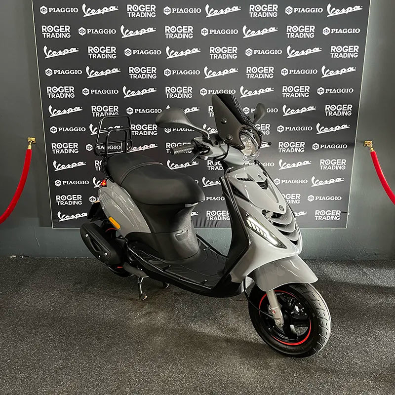 Piaggio Zip 50 - Brom - 2024 - Euro5 - Nardo Grey RS - Nieuwstaat - 1068km
