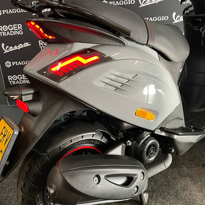 Piaggio Zip 50 - Brom - 2024 - Euro5 - Nardo Grey RS - Nieuwstaat - 1068km