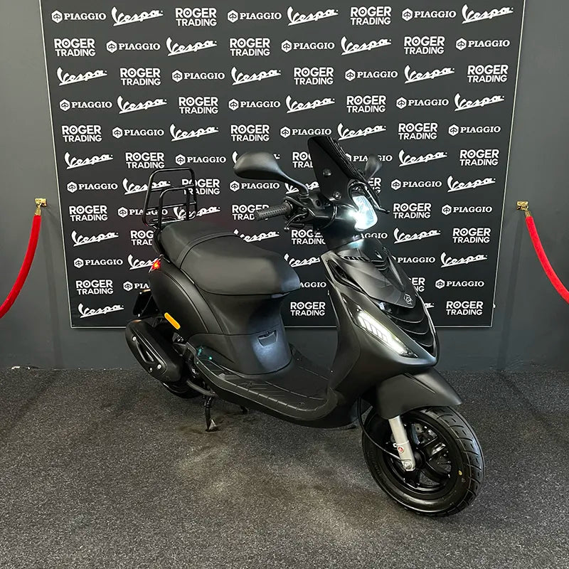 Piaggio Zip 50 – 2019 – Euro 4 – Mattschwarz – 919 km