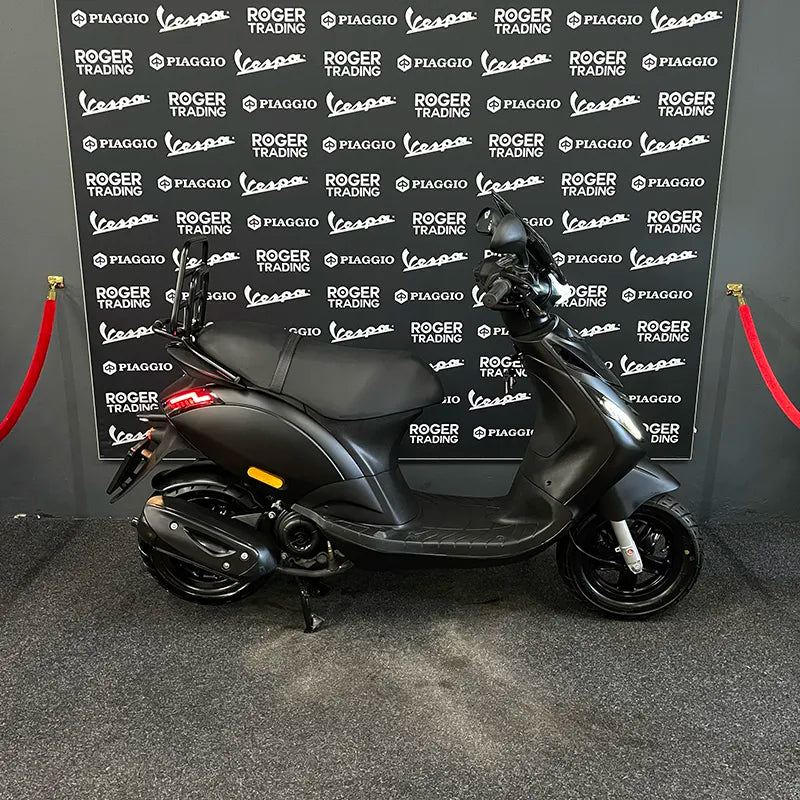 Piaggio Zip 50 – 2019 – Euro 4 – Mattschwarz – 919 km