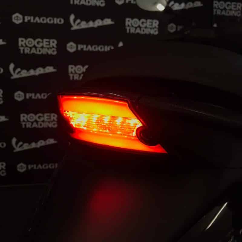 Power1 - LED Tube Achterlicht - Piaggio ZIP 4T - Smoke of Titanium glas - 15PI63 / 15PI64
