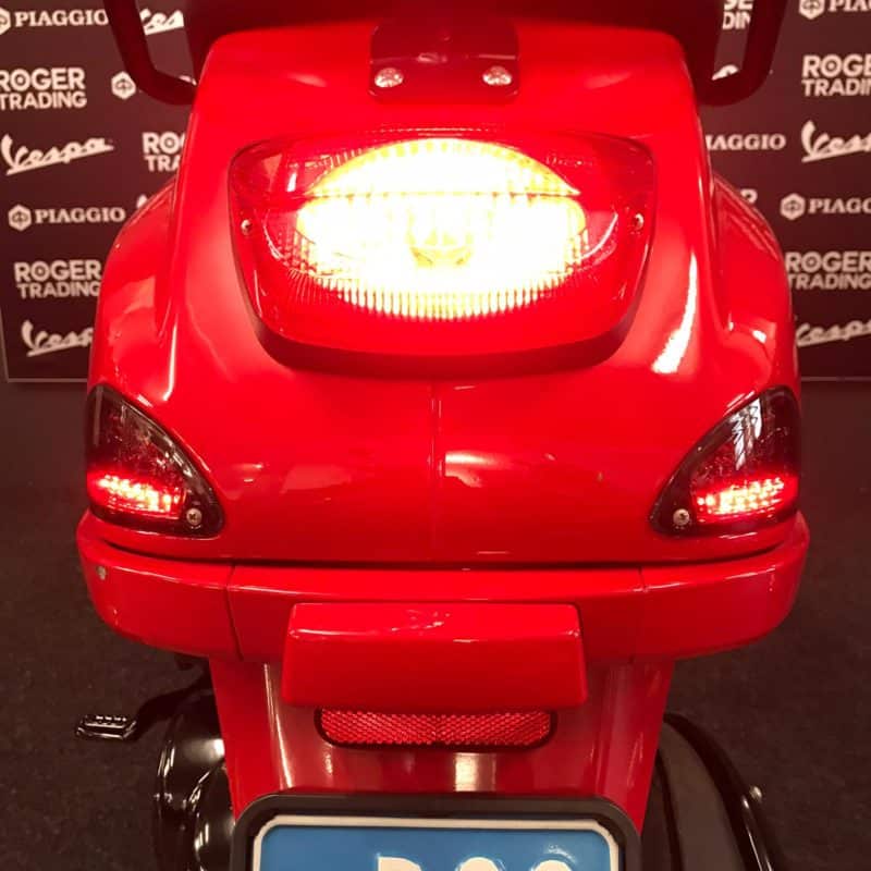 Power1 / Power One – LED-Blinker hinten – Rauchglas – Tagfahrlicht – Vespa LX / LXV / S – 24VE53