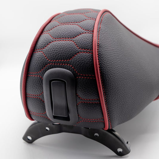 Originele Buddyseat - Zwart / Rood Audi RS Patroon Stiksel - Past op Sprint / Primavera - 1B004482000C2