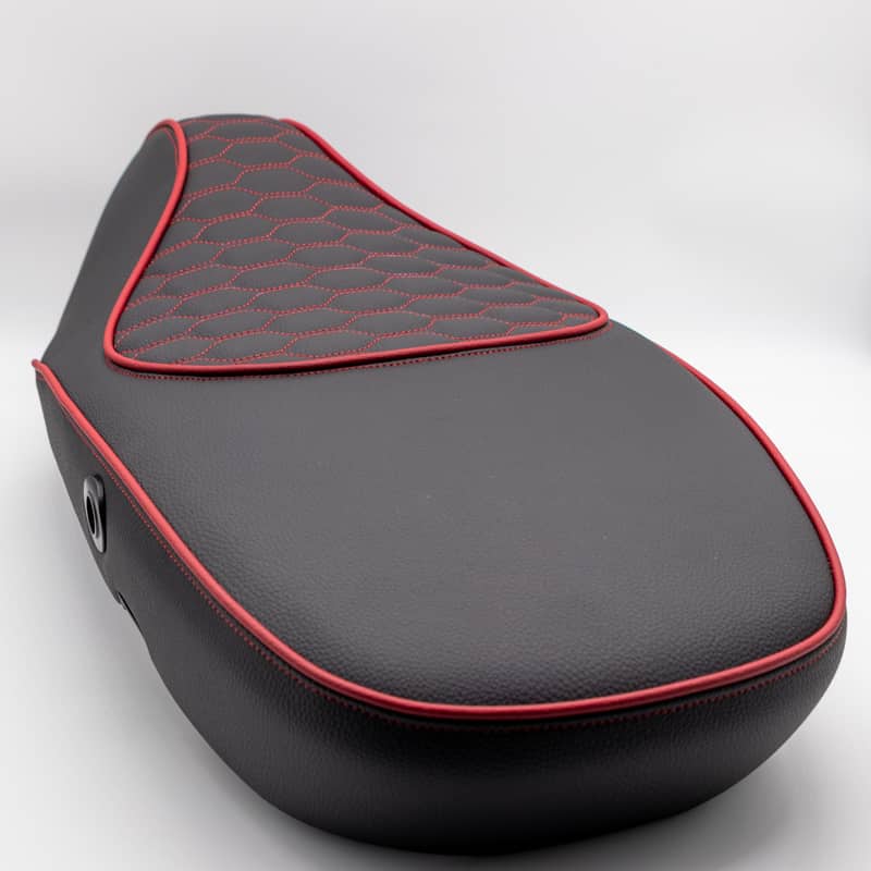 Originaler Beifahrersitz – Schwarz/Rote Audi RS Ziernähte – Passend für Sprint/Primavera – 1B004482000C2