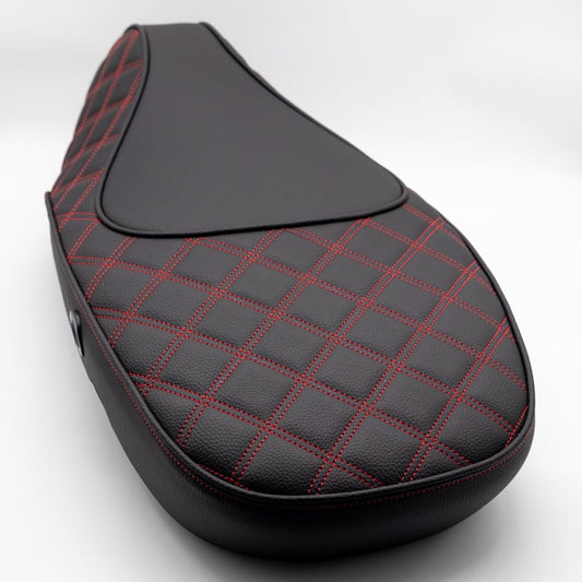 Originele Buddyseat - Zwart / Rood Ruit Patroon Stiksel - Past op Sprint / Primavera - 1B004482000C2