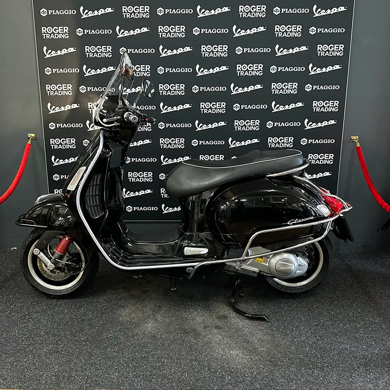 Vespa GTS300IE - 2013 - 4-Takt - Glans Zwart