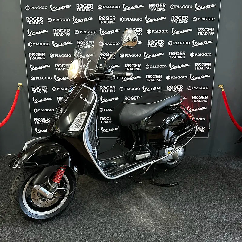 Vespa GTS300IE - 2013 - 4-Takt - Glans Zwart