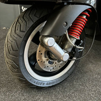 Vespa GTS300IE - 2013 - 4-Takt - Glans Zwart