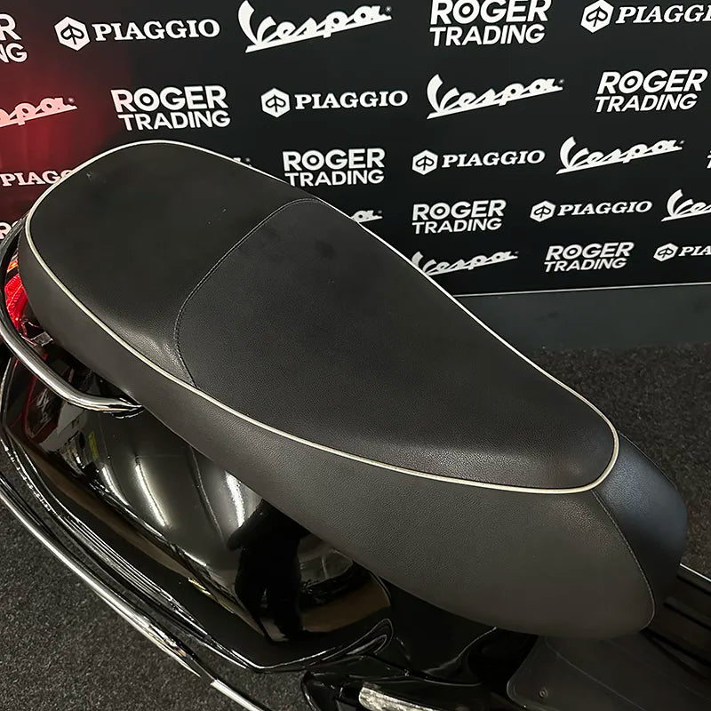 Vespa GTS300IE - 2013 - 4-Takt - Glans Zwart