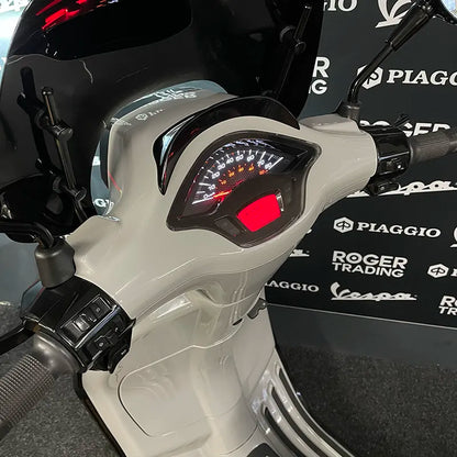 Vespa Sprint 50 - 2023 - Euro5 - Chalk Grey - 1e eigenaar