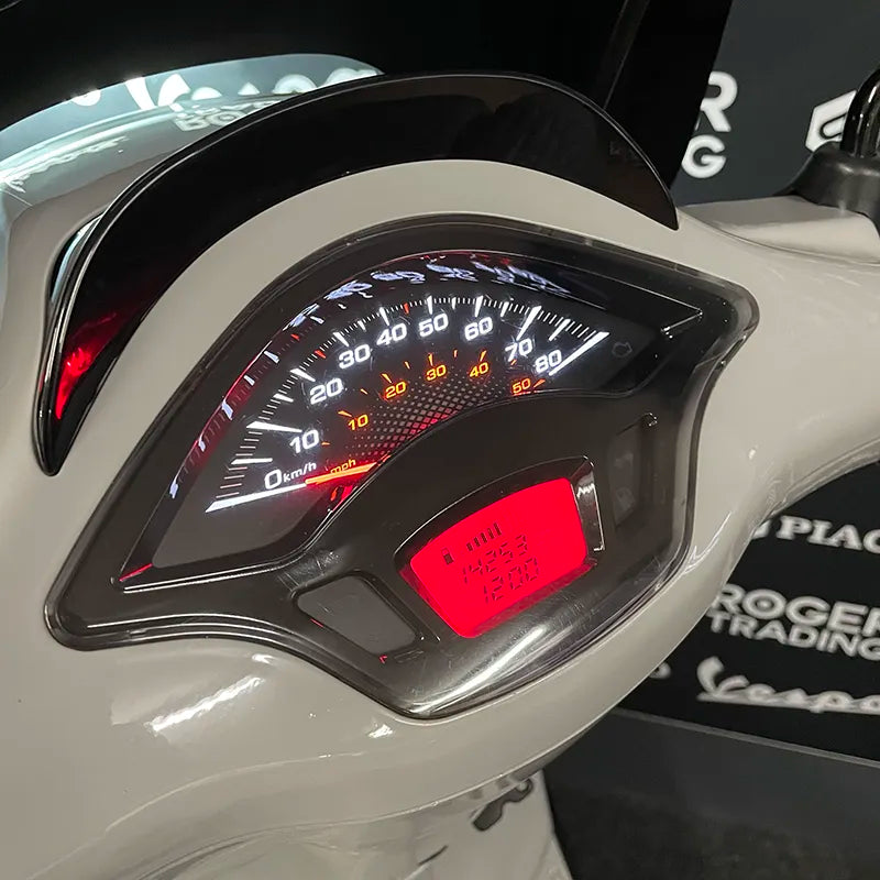 Vespa Sprint 50 - 2023 - Euro5 - Chalk Grey - 1e eigenaar