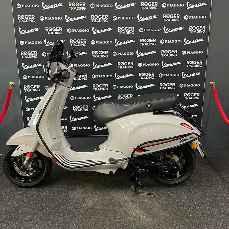 Vespa Sprint 50 - 2023 - Euro5 - Chalk Grey - 1e eigenaar
