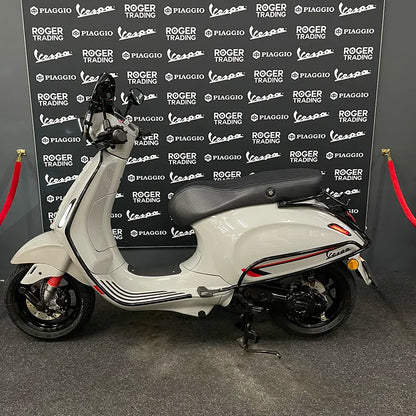 Vespa Sprint 50 - 2023 - Euro5 - Chalk Grey - 1e eigenaar