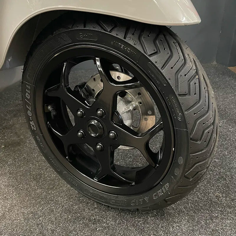 Vespa Sprint 50 - 2023 - Euro5 - Chalk Grey - 1e eigenaar