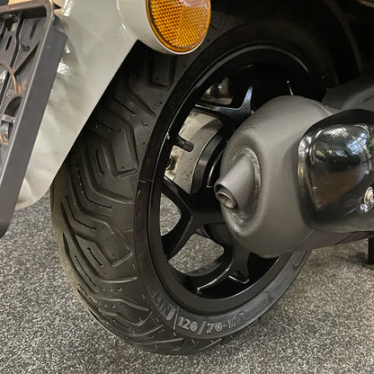 Vespa Sprint 50 - 2023 - Euro5 - Chalk Grey - 1e eigenaar