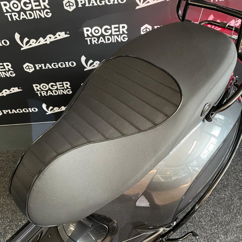 Vespa Sprint - 4T 3V Euro5 - Geel kenteken - Agaat Grijs - Full Options