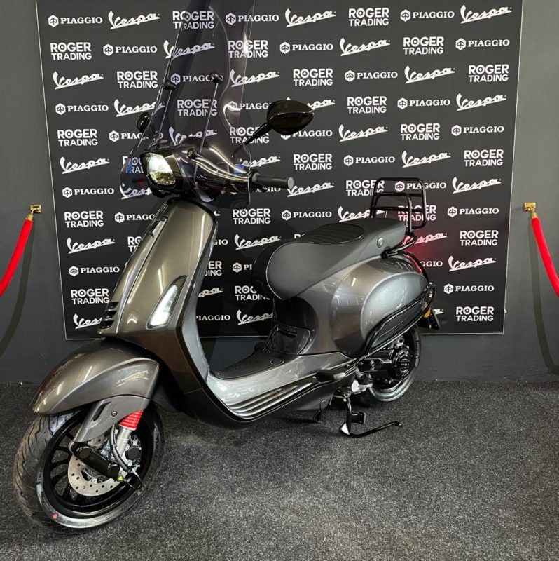 Vespa Sprint - 4T 3V Euro5 - Geel kenteken - Agaat Grijs - Full Options