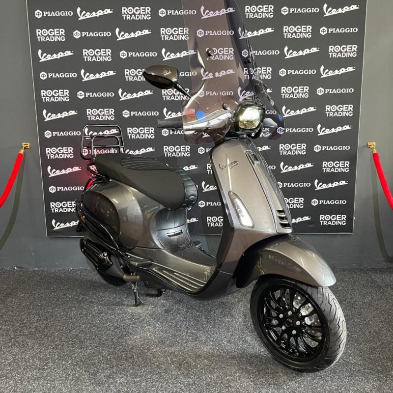 Vespa Sprint - 4T 3V Euro5 - Geel kenteken - Agaat Grijs - Full Options