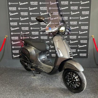 Vespa Sprint - 4T 3V Euro5 - Geel kenteken - Agaat Grijs - Full Options