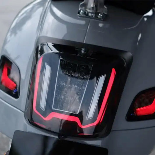 Zelioni LED Rücklicht - Vespa GTS - 2019 ~ 2022 - 125cc ~ 300cc - E-Prüfzeichen - Smoke