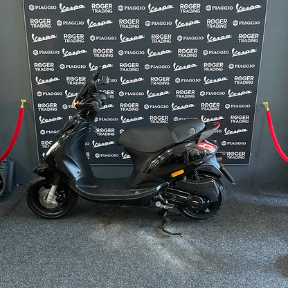 Piaggio Zip 50 - Brom - 2019 - 4T - Euro4 - Glans Zwart - 5.745km