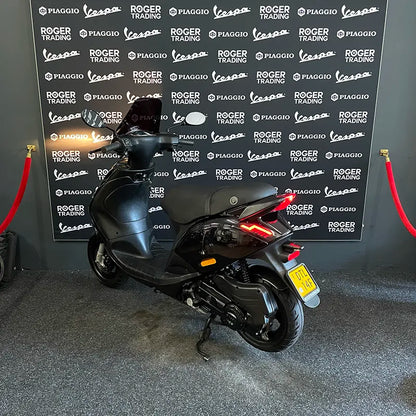 Piaggio Zip 50 - Brom - 2019 - 4T - Euro4 - Glans Zwart - 5.745km