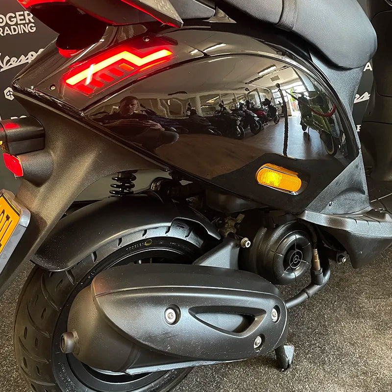Piaggio Zip 50 - Brom - 2019 - 4T - Euro4 - Glans Zwart - 5.745km