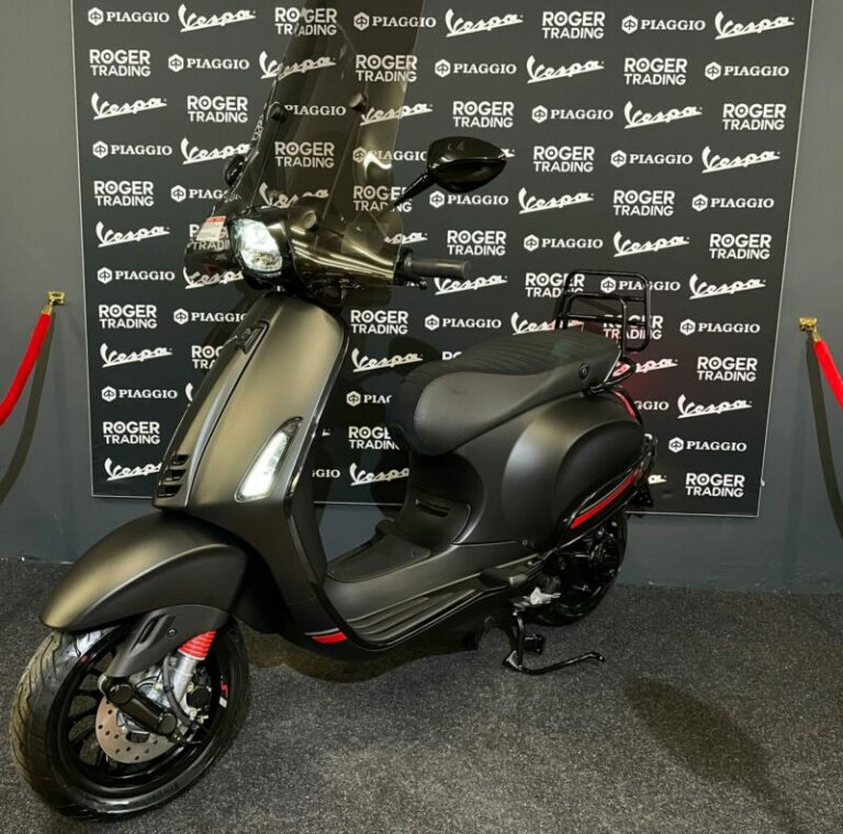Custom Vespa Sprint S 50 - 4T 3V iGet Euro5 - Snor - 2021 model - Nero