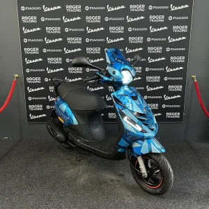 Piaggio Zip 50 - Brom - 2019 - Euro4 - Akra Custom Paintbrush Kappenset