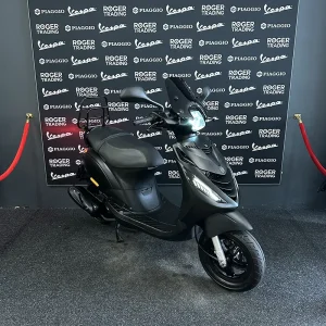 Piaggio Zip 50 - Brom - 2016 - 4T 2V - Mat Zwart