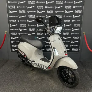 Vespa Sprint 50 - 2023 - Euro5 - Chalk Grey - 1e eigenaar